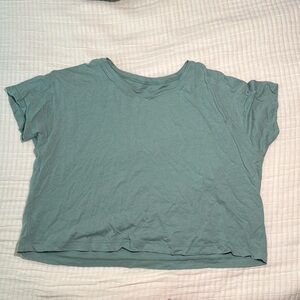 Lululemon t-shirt crop top